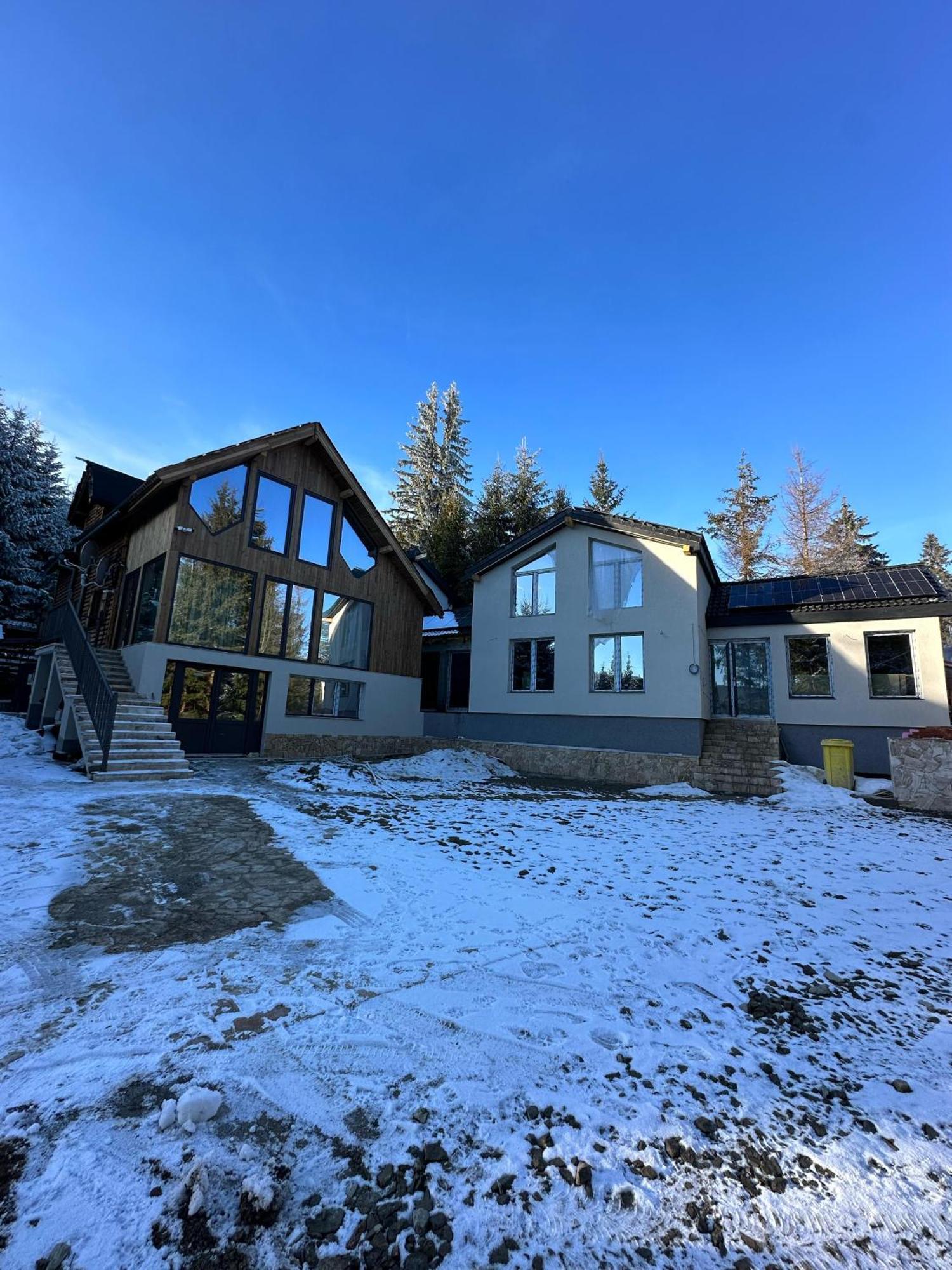 Black Wolf Paltinis Exterior photo